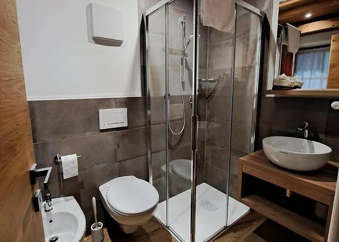 לינה וארוחת בוקר Cesa Marlen